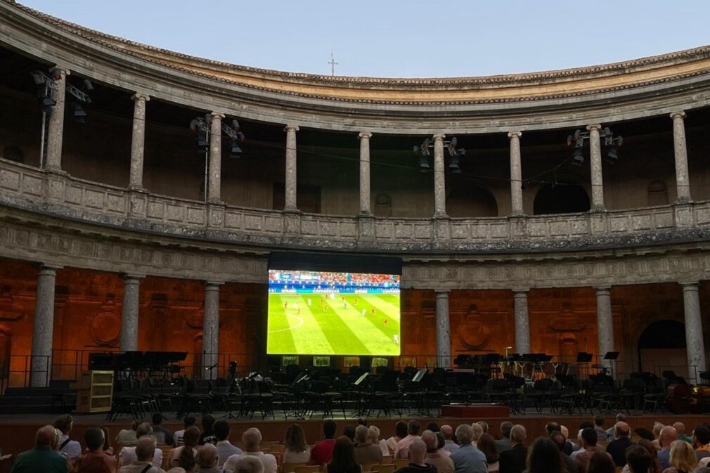 La Roja en la Alhambra