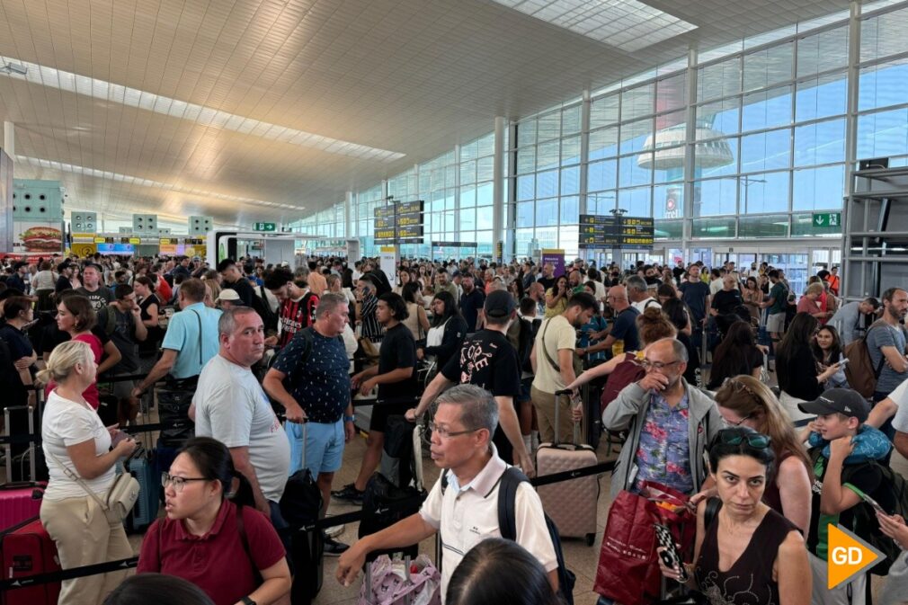 Retrasos en la conexión del Aeropuerto de Barcelona-El Prat con el Federico García Lorca de Granada-Jaén motivados por la caída de Microsoft