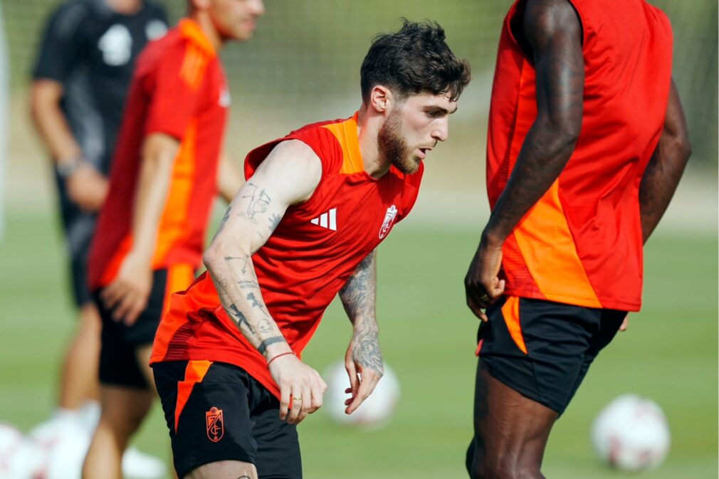 giorgi-tsitaishvili-granada-cf-entrenamiento-montecastillo