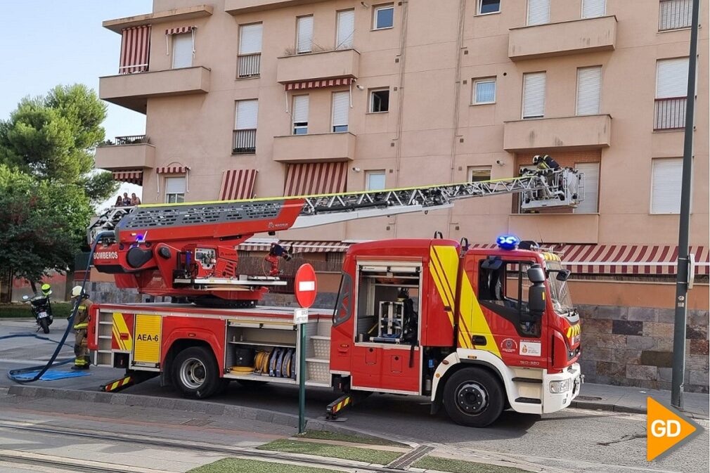 incendio vivienda granada bomberos 2