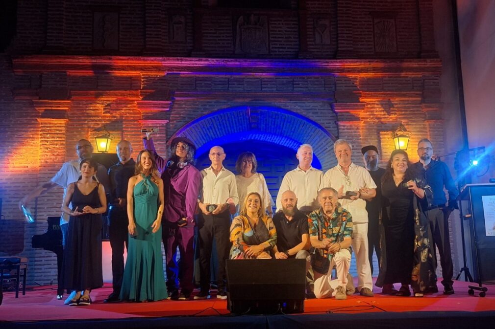 Estrella Morente recibe el XIII Premio Internacional 'Poesía en el Laurel' de La Zubia