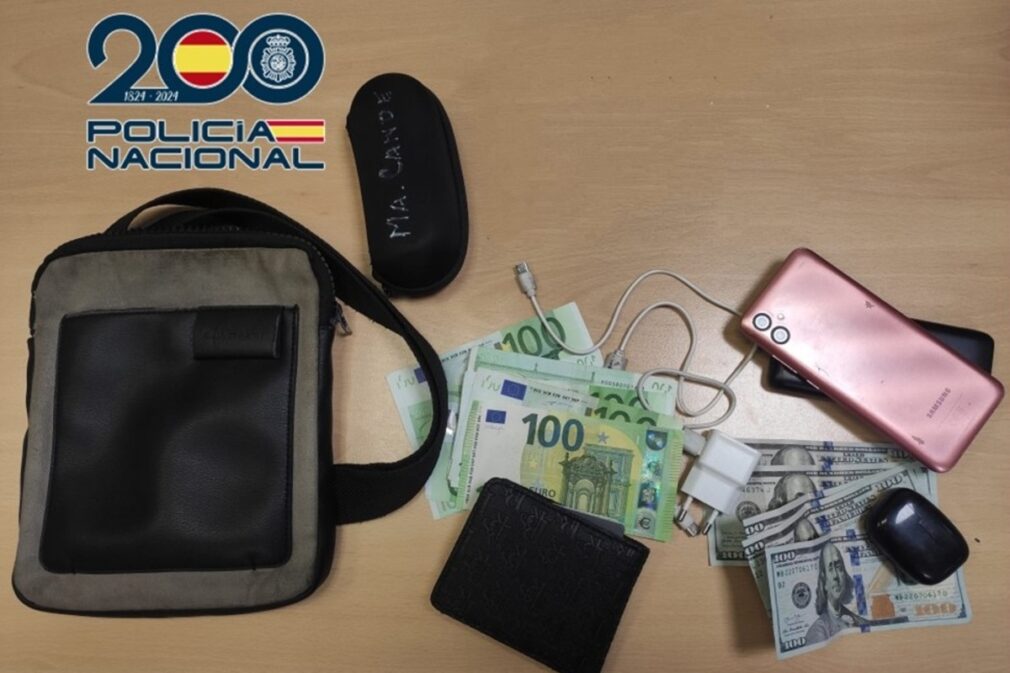 Mochila con dinero y efectos recuperados (1) (1)