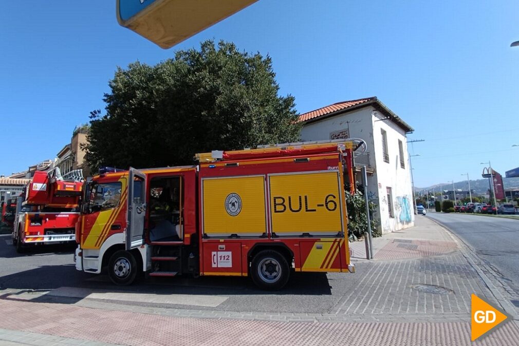 bomberos incendio casa okupa armilla - foto rafa muñoz