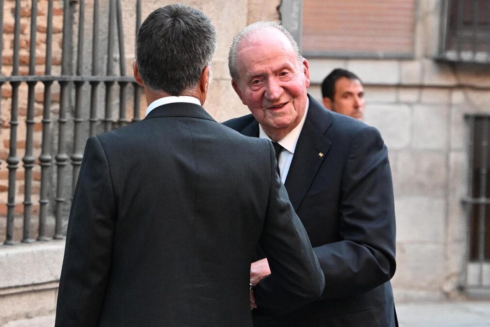 El Rey Juan Carlos a su llegada a la Catedral Castrense ante el funeral por Juan Gómez-Acebo, a 08 de septiembre de 2024