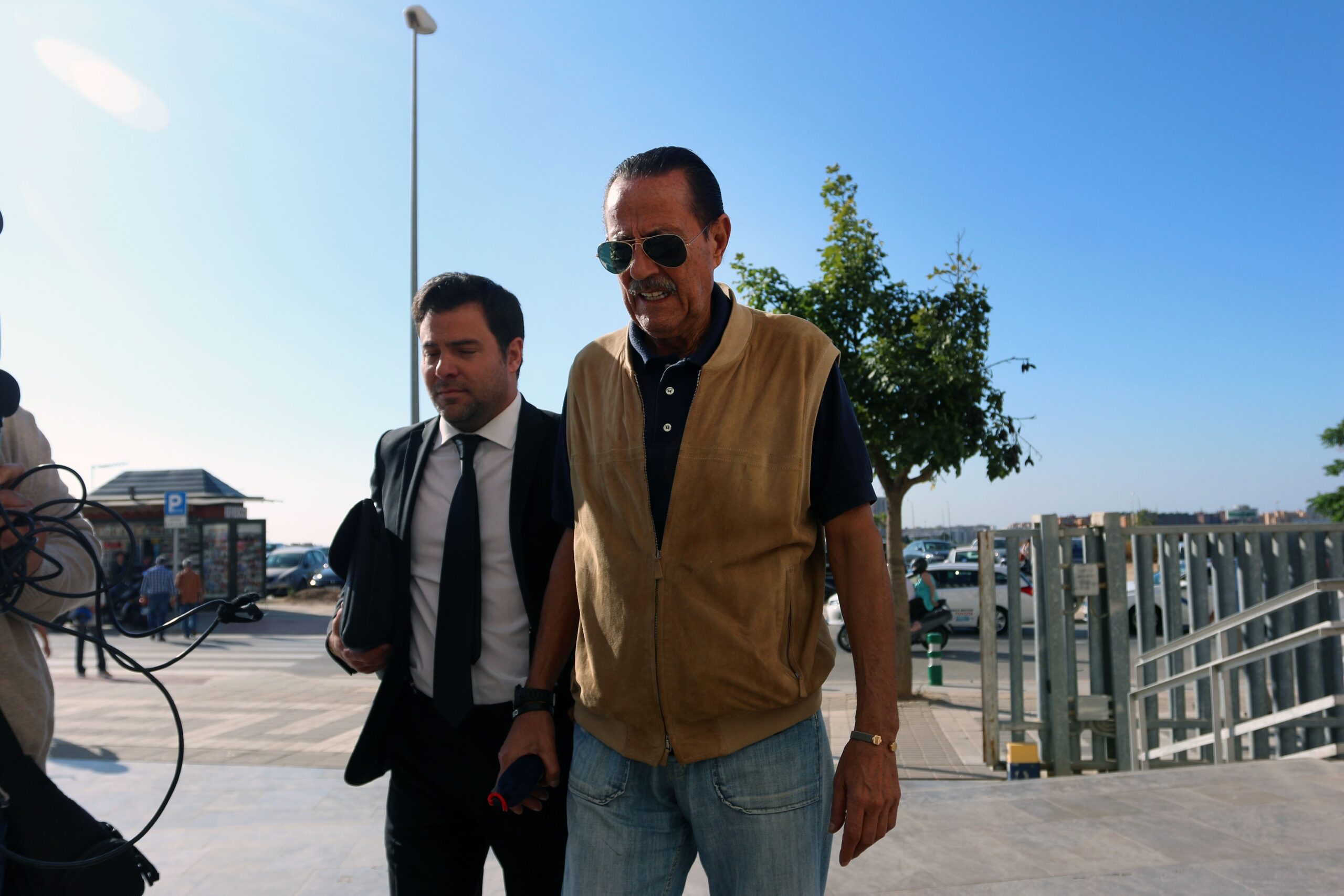 Julián Muñoz entrando en la Ciudad de la Justicia de Málaga