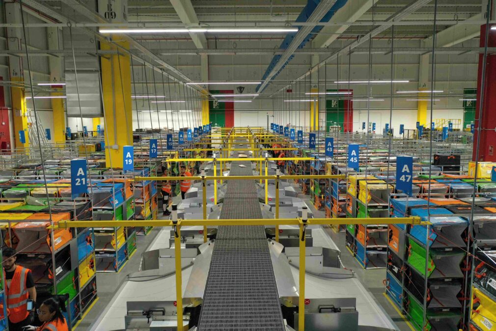 Imagen. Interior del centro logístico de Amazon en Escuzar, Granada