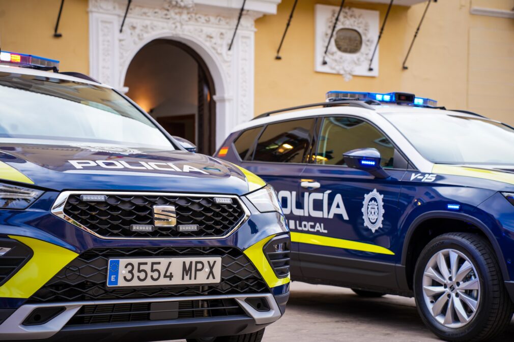 Dotación Policía Local a Valencia