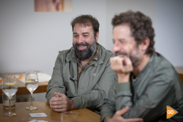 Juan Alberto y Andrés disfrutan de algunas de las anécdotas vividas | Foto: Antonio L. Juárez