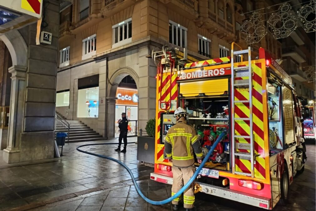 bomberos-granada-incendio-restaurante-alameda-ganivet