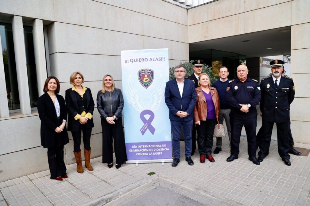 Granada.- Mujeres víctimas de violencia de género asisten a unas jornadas de atención y protección de la Policía Local