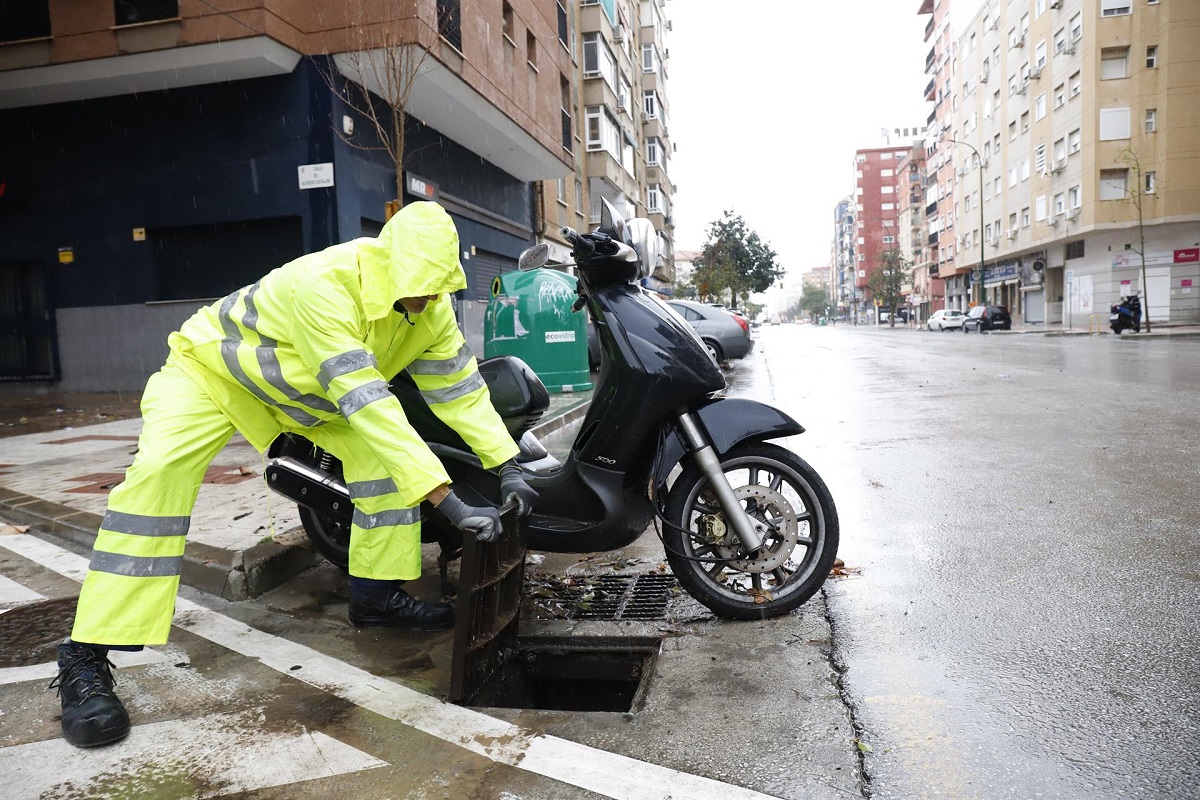 ncidencias en la capital malagueña con motivo de las precipitaciones - FOTO Álex Zea - Europa Press