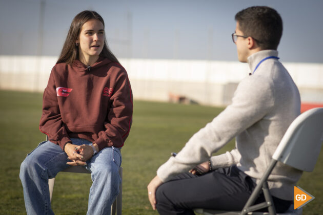 La centrocampista analiza con GranadaDigital el rendimiento del Granada Femenino | Foto: Antonio L. Juárez