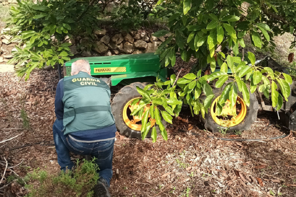 GUARDIA-CIVIL-TRACTOR