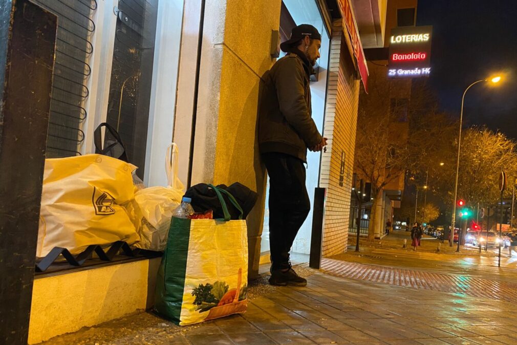 Victor, sin hogar desde hace varios meses en Granada I Foto Alicia Gonçalves