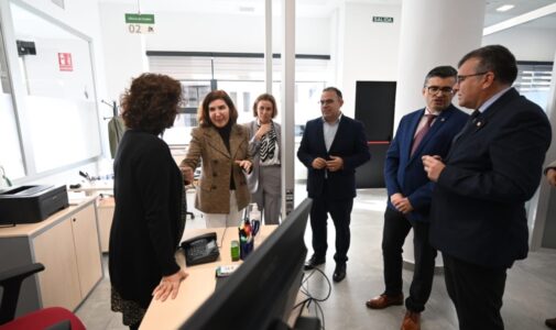 La consejera de Empleo, Empresa y Trabajo Autónomo, Rocío Blanco, ha visitado la nueva Oficina de Empleo de Almuñécar | Foto: Remitida por la Junta de Andalucía / EP