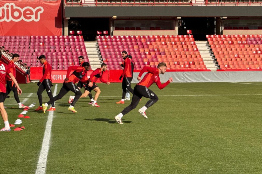 kamil-jozwiak-granada-cf-entrenamiento-oscar-naasei-shon-weissman