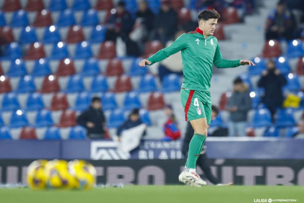 miguel-rubio-calentamiento-laliga-levante-ud-granada-cf