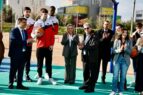 Imagen de la alcaldesa de Granada, Marifrán Carazo, en el centro de la imagen, ha presentado las nuevas instalaciones deportivas del Parque Miguel Ríos | Foto: Gabinete