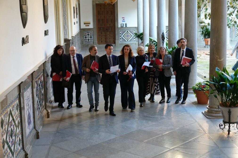 concejales del psoe tras presentar la solicitud de pleno extraordinario