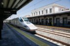 Imagen de archivo de un AVE que llega a Granada en la inauguración de la nueva línea de Alta Velocidad Madrid-Antequera-Granada en 2019 | Foto: Álex Cámara / EP