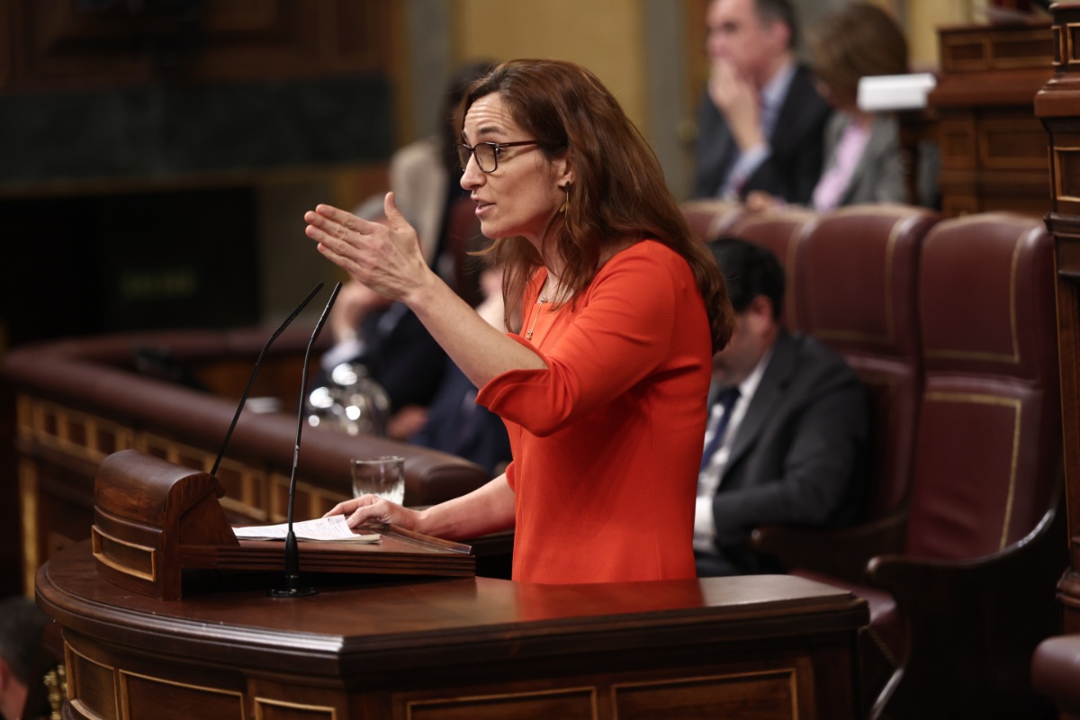 Imagen de la ministra de Sanidad, Mónica García, interviene durante una sesión plenaria en el Congreso de los Diputados | Foto: Eduardo Parra / EP