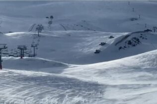 Imagen de las fuertes rachas de viento que azotan la estación de esquí de Sierra Nevada | Foto: Cetursa Sierra Nevada | Vídeo: Publicación de X de Sierra Nevada