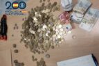 Imagen del dinero de cajero y herramientas intervenidas a un detenido por robos en Granada y Málaga | Foto: Policía Nacional