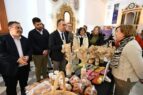 Imagen del presidente de la Diputación de Granada, Francis Rodríguez, inaugura el Mercado Agroalimentario y Artesanal de la programación de Cuaresma | Foto: Gabinete